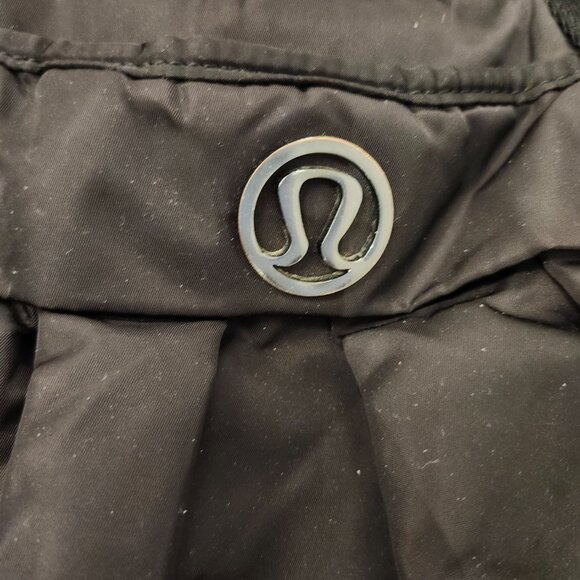 Lululemon Effortless Tote in black - Picture 3 of 14